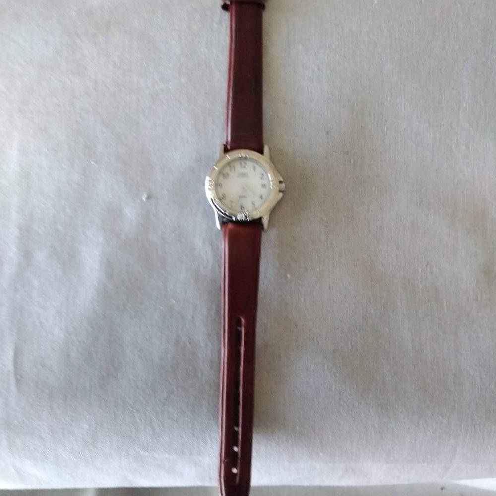 Timex Ladies Watch - Picture 11 of 15